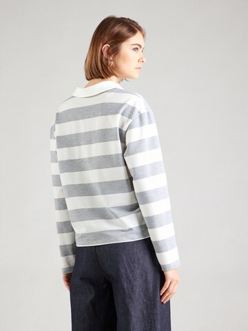 Maglietta 'VMPERNILLE' di VERO MODA in grigio