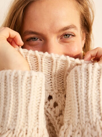 Guido Maria Kretschmer Women Sweater 'Silva' in Beige
