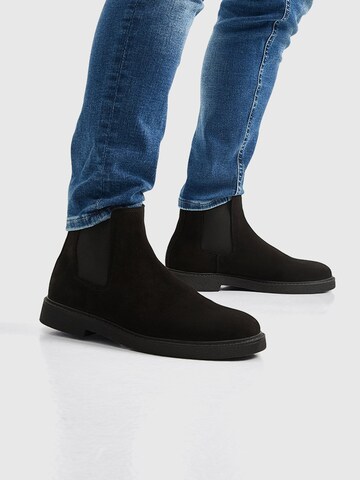 Pull&Bear Chelsea Boots in Black