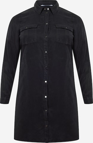 Robe-chemise 'SILA' Vero Moda Curve en noir : devant