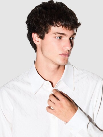 Coupe regular Chemise 'Camicie' ARMANI EXCHANGE en blanc