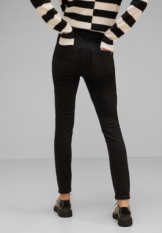 STREET ONE Skinny Jeans in Schwarz