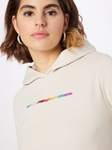 Sweat-shirt Calvin Klein en beige