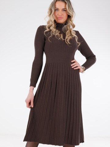 YC Fashion & Style Dress 'Elegant Flare' in Brown: front