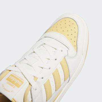 smėlio ADIDAS ORIGINALS Sportbačiai be auliuko 'Forum'