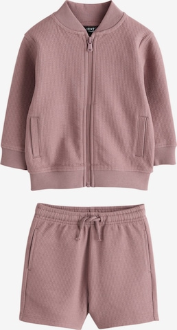 Next Setti värissä vaaleanpunainen: etupuoli