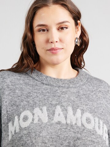 Pulover 'VMCAMOREMIO' de la Vero Moda Curve pe gri