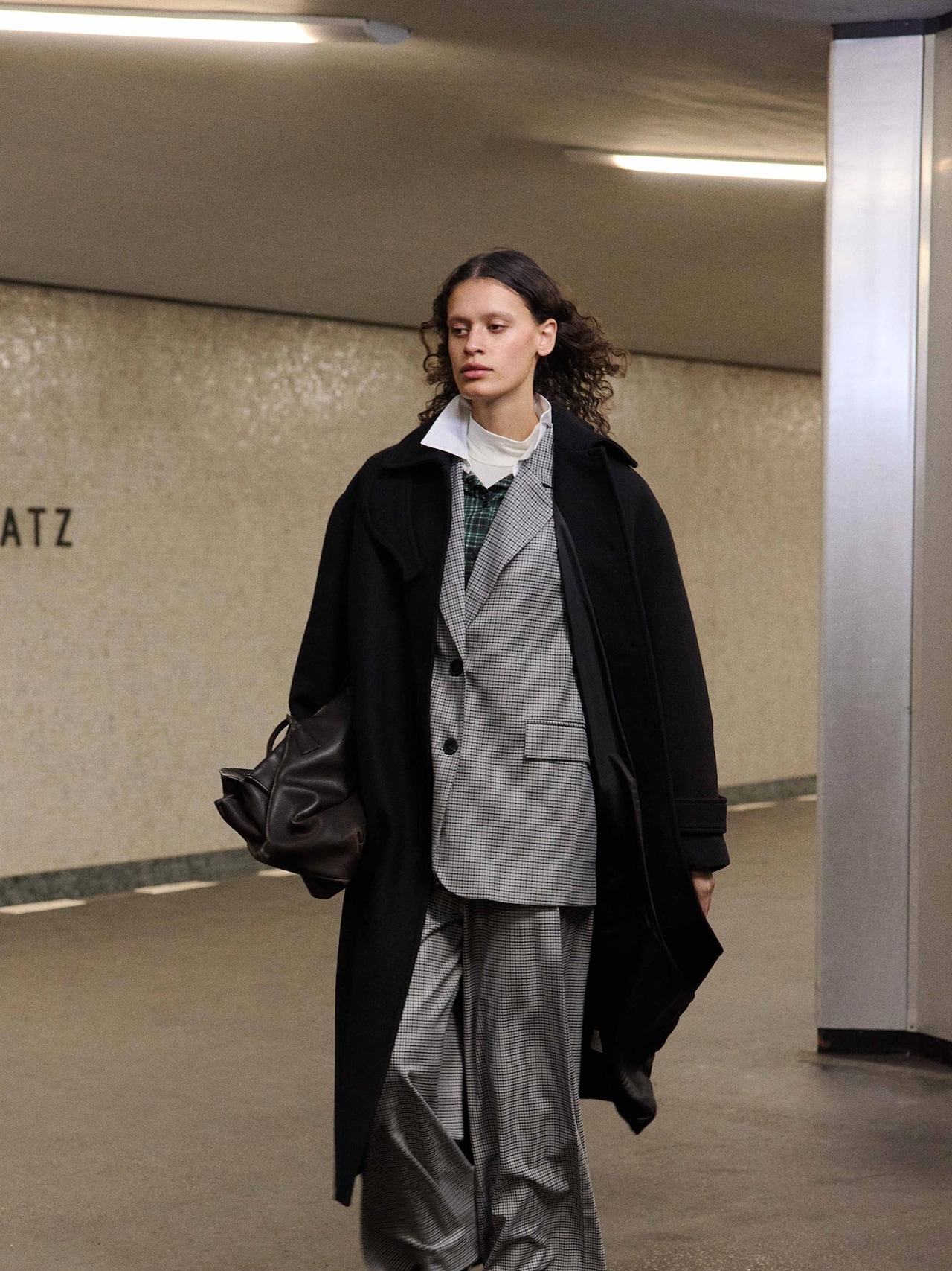 EDITED Producten Blazers 'Kainoa' Grijs