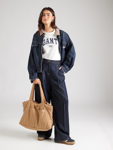 Tricou de la GANT pe alb