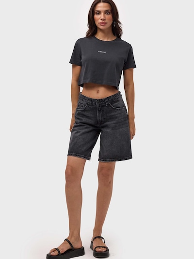 IT'S BASIC Jean 'BAGGY MINI DENIM SHORTS' en 34/Courte en noir denim, Vue avec produit