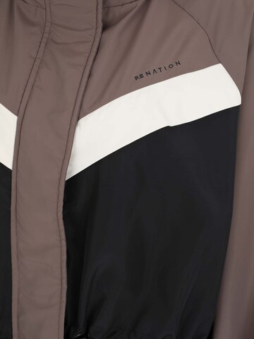P.E Nation - Chaqueta deportiva 'SHELTER' en gris