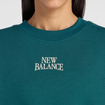 new balance Sweatshirt 'Trackside Fleece Crew' in Groen