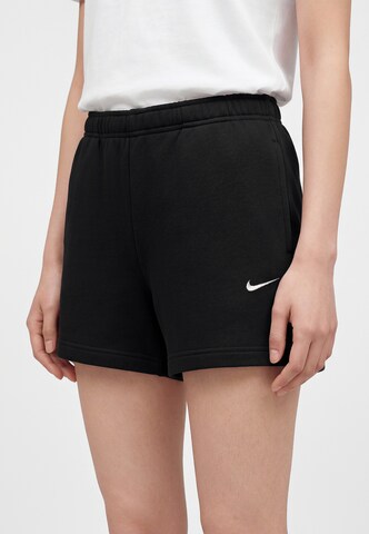 Nike Sportswear Regularen Hlače 'Studio' | črna barva