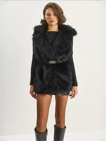 Bianco Lucci Vest in Black