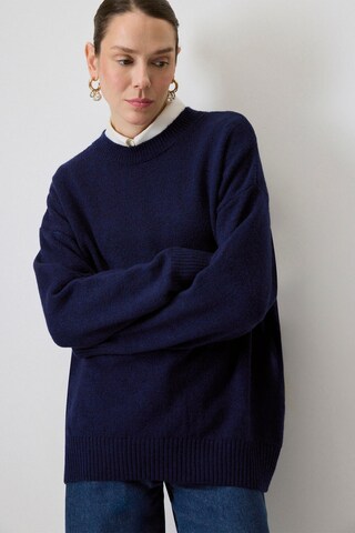 Touche Prive Pullover in Blau: Vorderseite