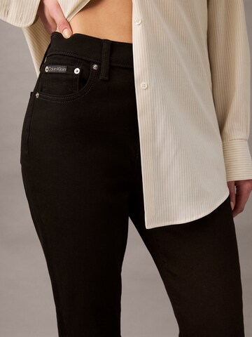 Calvin Klein Jeans Flared Jeans i svart