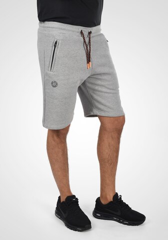 !Solid Regular Pants in Grey: front