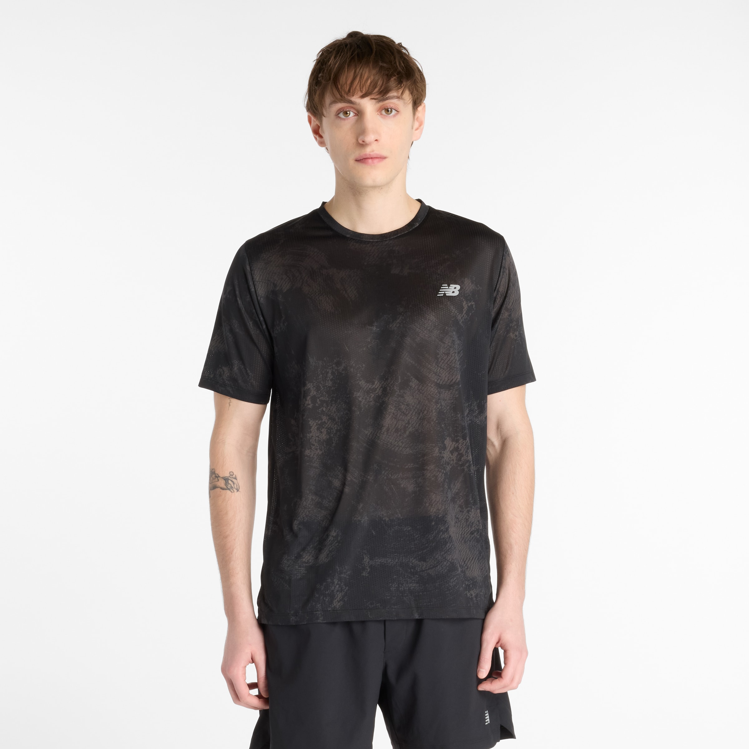 T-Shirt fonctionnel 'Athletics' new balance en noir : devant