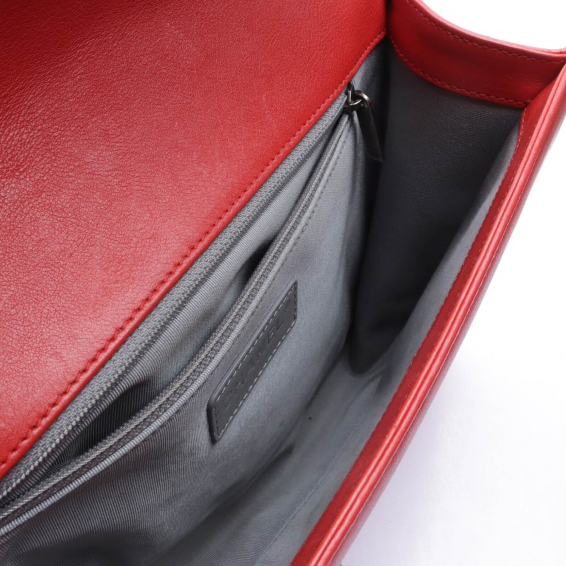 CHANEL Bag in One size in Red