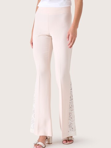 Flared Pantaloni 'VICTORI' di Camomilla Italia in beige: frontale