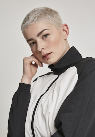 Geacă de primăvară-toamnă de la Urban Classics pe negru