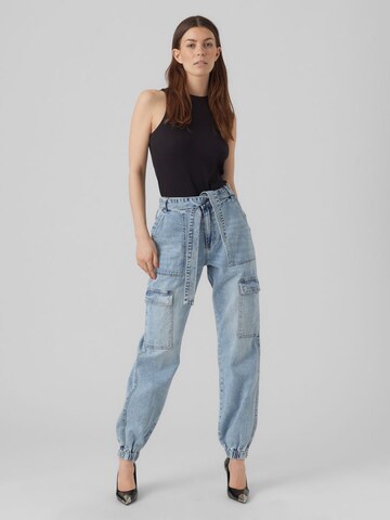 VERO MODA Tapered Jeans 'Ella' in Blau