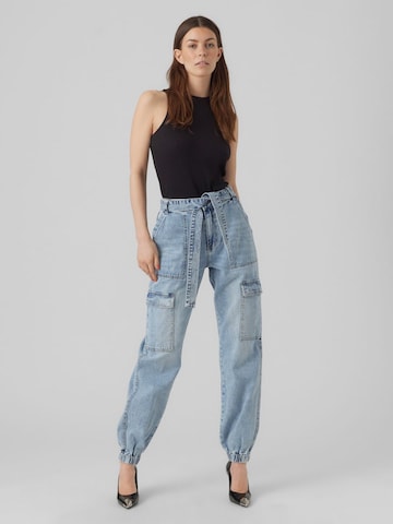 VERO MODA Tapered Cargojeans 'Ella' i blå