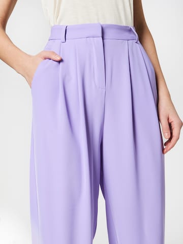 Guido Maria Kretschmer Women - Tapered Pantalón plisado 'Elenie' en lila