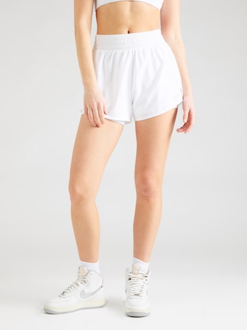 Regular Pantalon de sport 'ONE' NIKE en blanc : devant