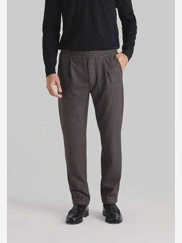 Regular Pantalon à pince MAERZ Muenchen en marron : devant