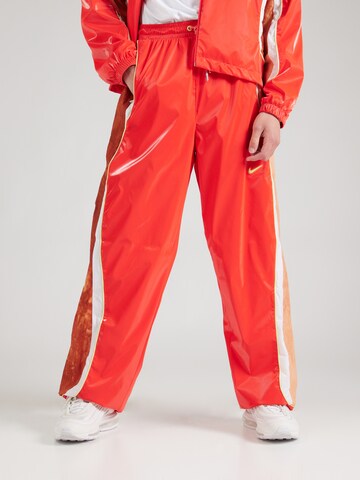 Nike Sportswear Baggy Trousers in Red: front