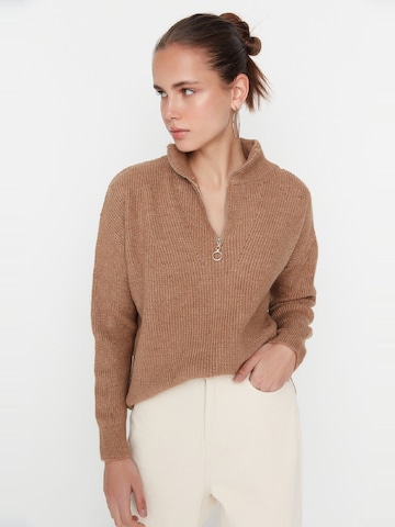 Pull-over Trendyol en marron : devant