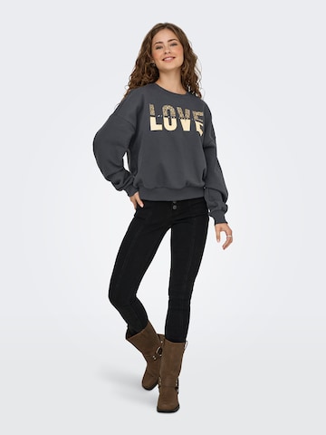 Sweat-shirt 'ONLTammie' ONLY en gris