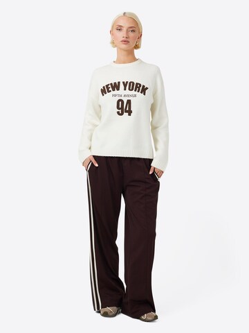 Pullover di BRAVE SOUL in bianco