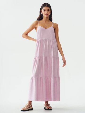 Calli Dress 'WEEKEND' in Pink