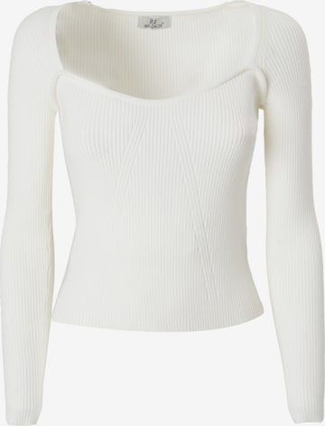 Influencer Sweater in White: front