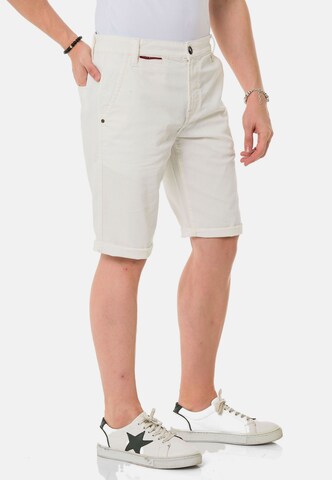 CIPO & BAXX Regular Shorts in Weiß