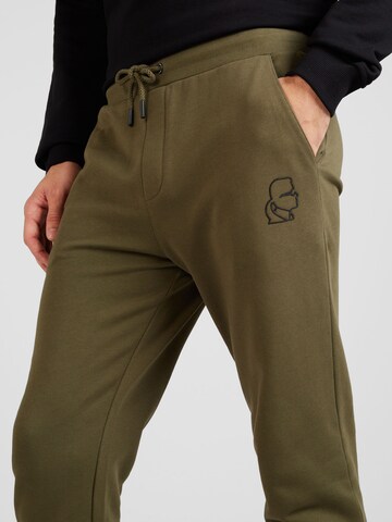 Effilé Pantalon Karl Lagerfeld en vert