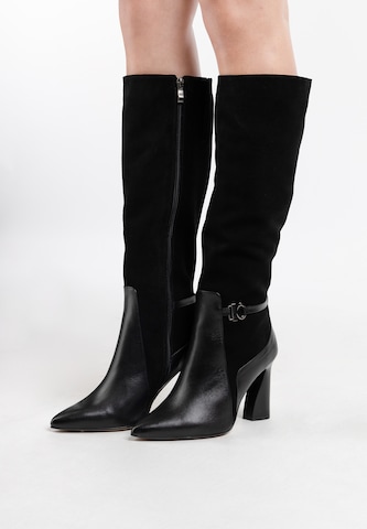 faina Boots in Black: front