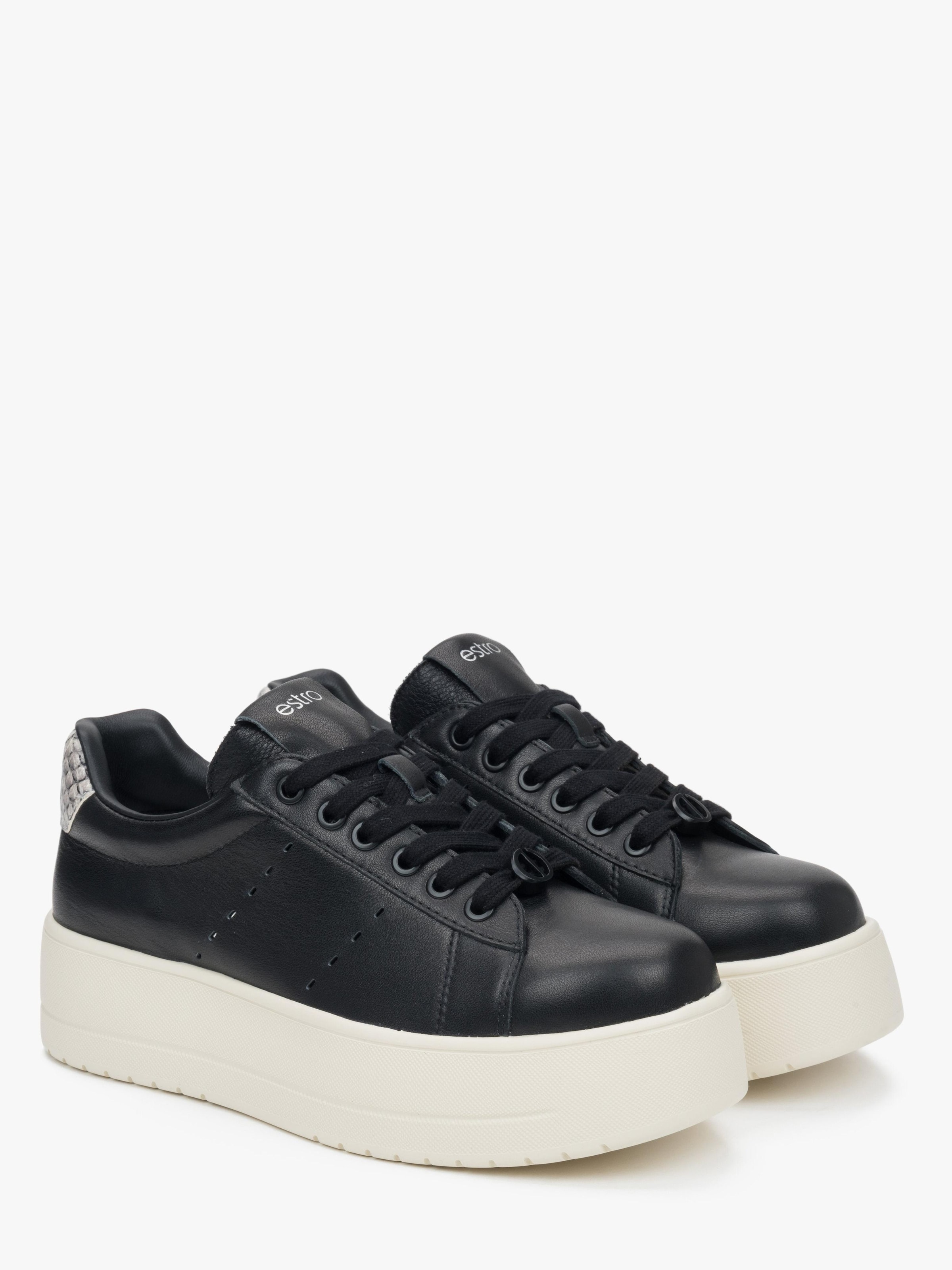Estro Sneakers laag '2330-9' in Zwart