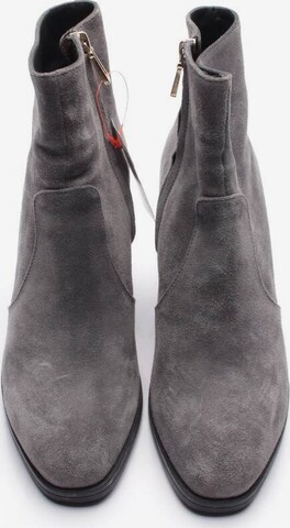 Tod's Dress Boots in 40 in Grey