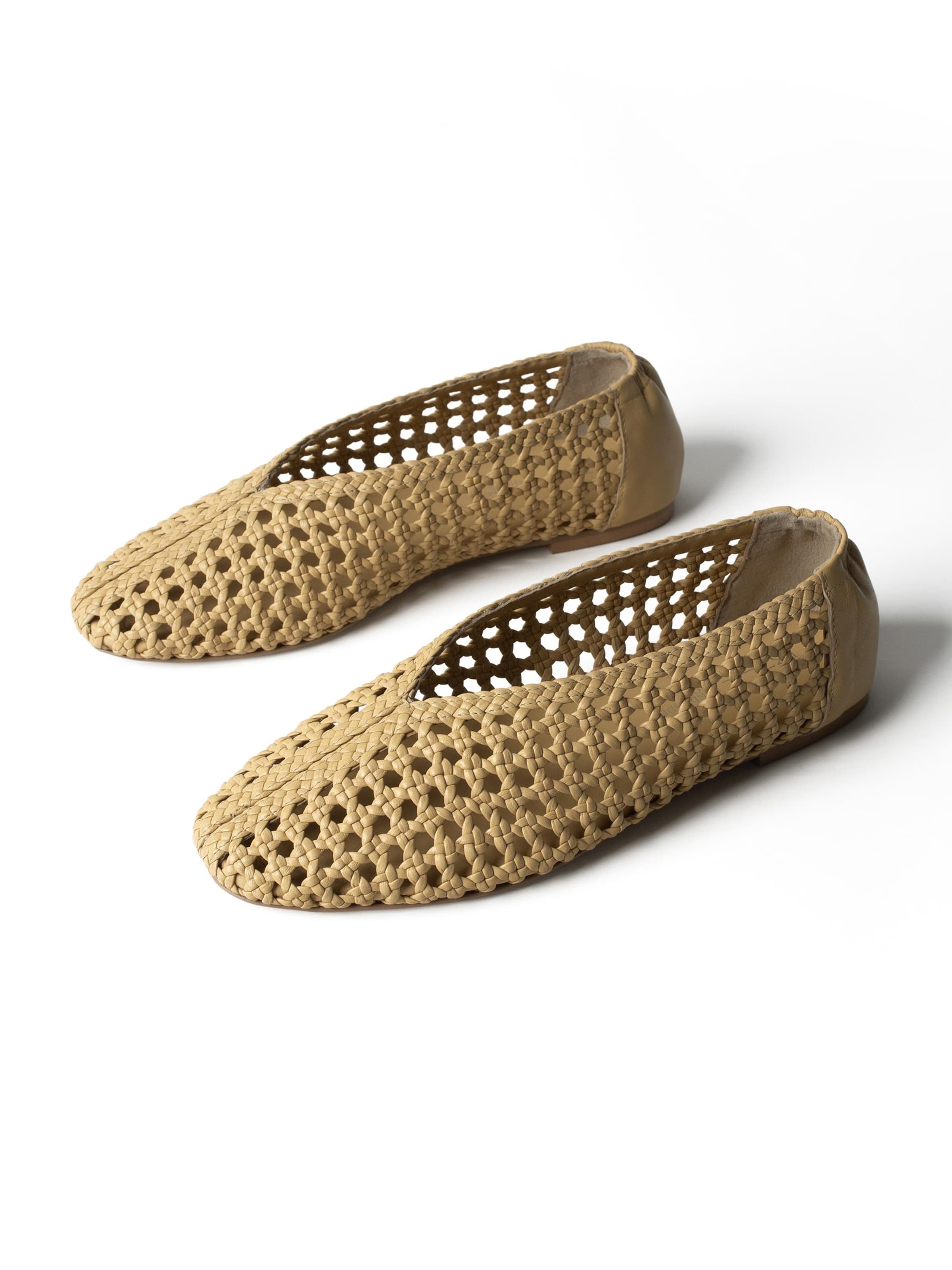 L37 HANDMADE SHOES Huisschoenen 'REMEMBER THIS MORNING' in Beige
