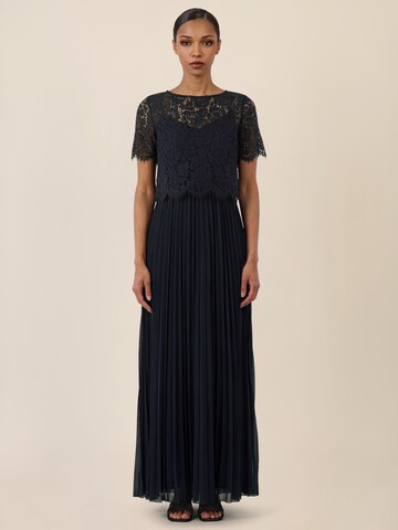 APART Kleid in Blau: Vorderseite