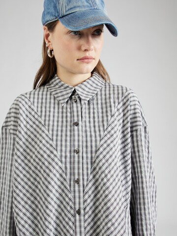 TOPSHOP Blouse in Grey