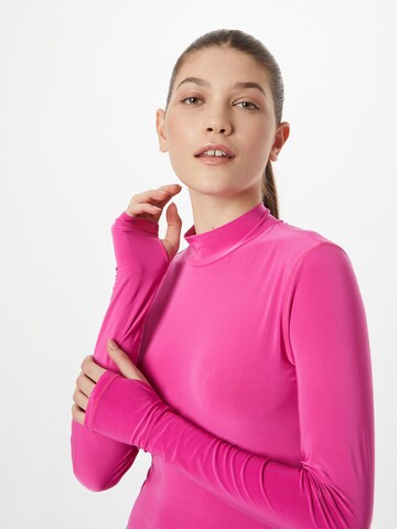 LEVI'S ® Μπλουζάκι 'Mammoth Secondskin' σε ροζ