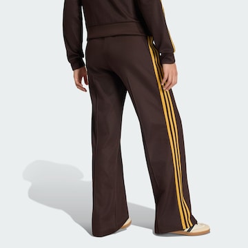 ADIDAS ORIGINALS - Loosefit Calças 'Classic' em castanho