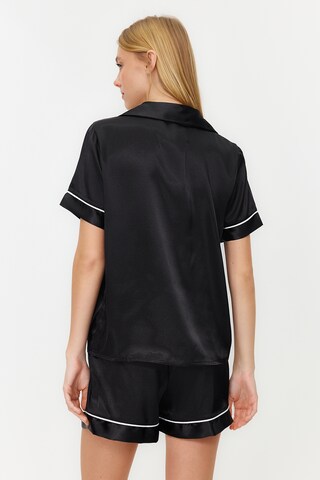 Trendyol Shorty in Black