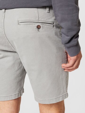 Cotton On - regular Pantalón chino 'CORBY' en gris