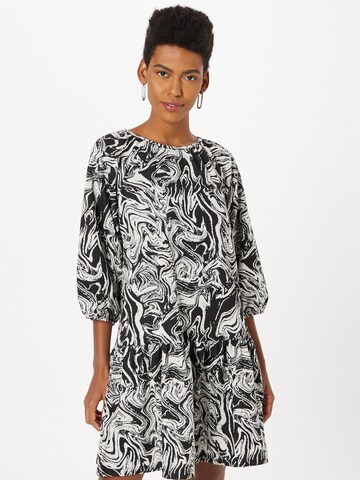 Robe Oasis en noir : devant