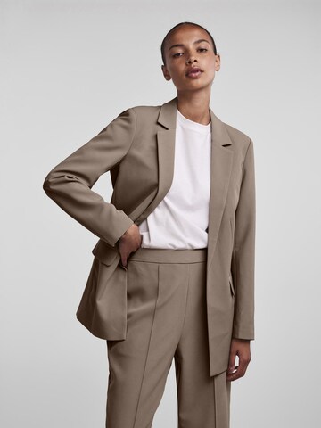 PIECES Blazer 'Bossy' in Braun: Vorderseite